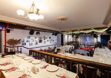 Фото №9 зала Высоцкий